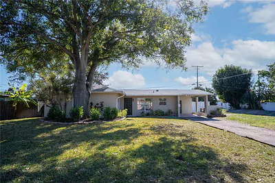 1132 76TH AVENUE N St Petersburg FL