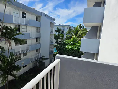 1801 S Treasure Dr 402 #402 North Bay Village FL