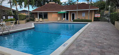 10416 NW 8th St 201 #201 Pembroke Pines FL