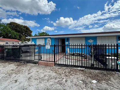 3121 NW 103rd St 4 #4 Miami FL