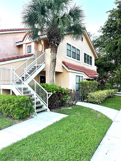 15551 SW 104th Ter 826 #826 Miami FL