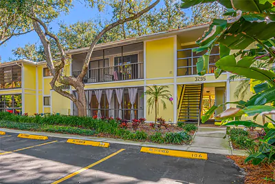 3295 FOX CHASE CIRCLE N 105 #105 Palm Harbor FL