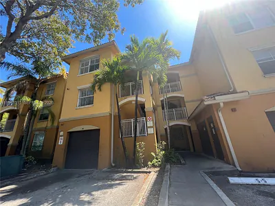 9640 NW 2 ST 5-303 #5-303 Pembroke Pines FL