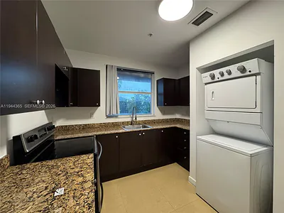 529 NE 62nd St 303 #303 Miami FL