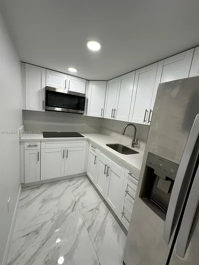 4713 NW 7th St 104-1 #104-1 Miami FL