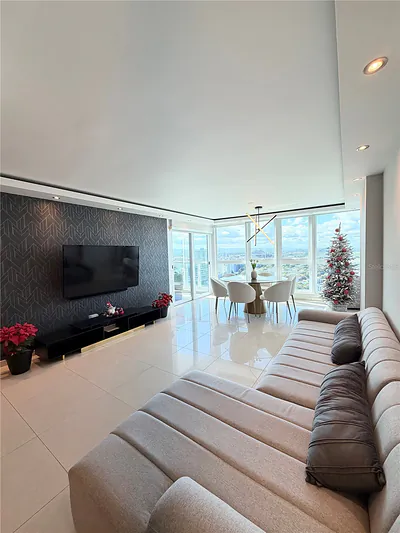 48 LUIS MUÑOZ RIVERA AVENUE 2606 #2606 San Juan PR