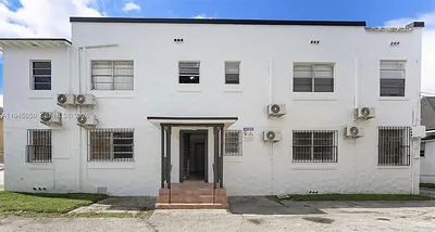 850 NW 2nd St 4 #4 Miami FL