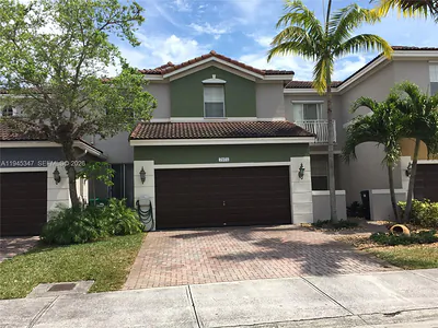 7973 NW 114th Pl . #. Doral FL