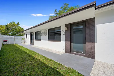 511 NW 93rd St 513 #513 Miami FL
