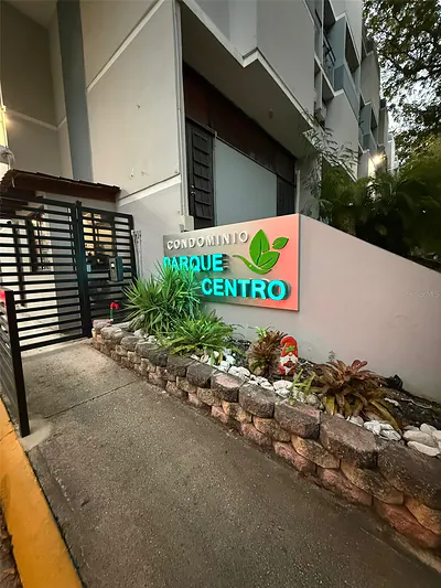 CONDOMINIO PARQUE CENTRO AVE. ARTERIAL HOSTOS, HATO REY San Juan PR