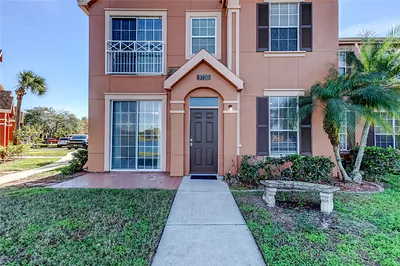 9750 LAKE CHASE ISLAND WAY 9750 #9750 Tampa FL