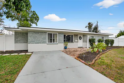 5600 32ND AVENUE N St Petersburg FL