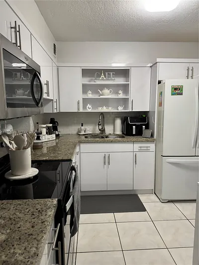 1480 W 46th St 203 #203 Hialeah FL