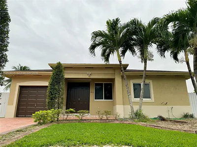 2060 NW 113th Ter Miami FL