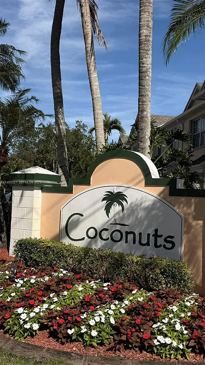 16727 Hemingway Dr Weston FL
