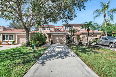11063 SW 16th Mnr Davie FL