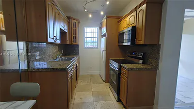 421 NE 1st St 108 #108 Hallandale Beach FL