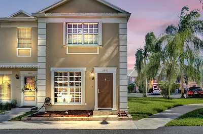 2901 Dorchester Ln Cooper City FL