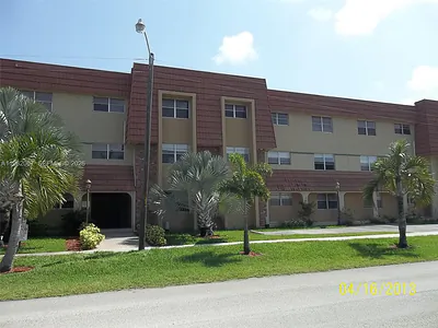 1300 Moffett St 109 #109 Hallandale Beach FL