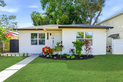 2584 14TH AVENUE S St Petersburg FL