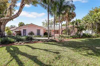9620 E Calusa Club Dr Miami FL
