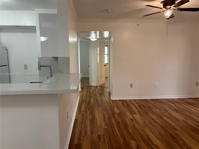 2433 Centergate Dr 202 #202 Miramar FL
