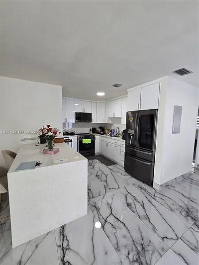 869 W 37th St Hialeah FL