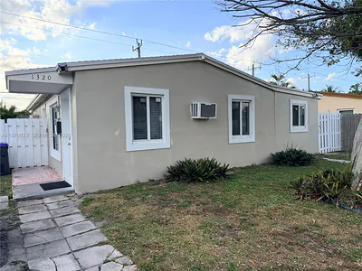1320 N 69th Way Hollywood FL
