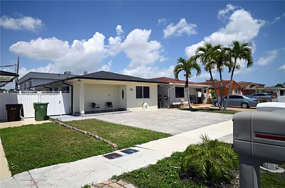 1417 W 40th St Hialeah FL
