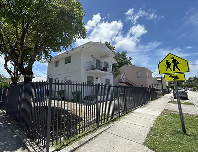 1068 SW 2nd St Miami FL