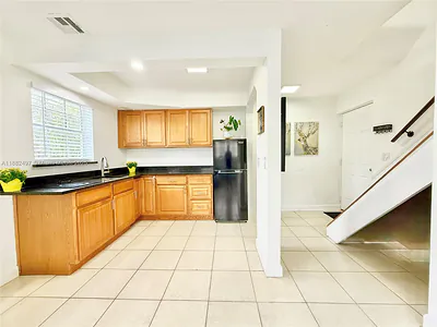 30 SW 11th Ave 4 #4 Miami FL