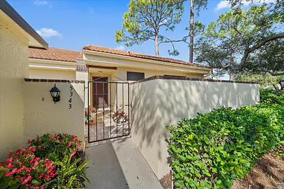 5343 HUNTINGWOOD COURT 33 #33 Sarasota FL