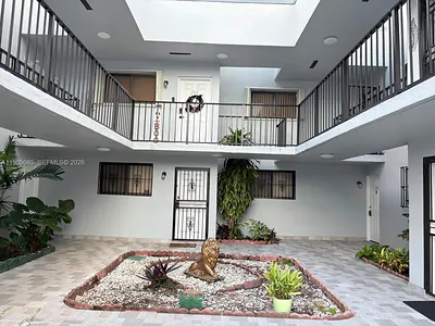 1290 W 41 St 203 #203 Hialeah FL