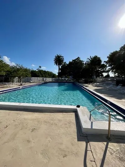 7441 Wayne Ave 2D #2D Miami Beach FL