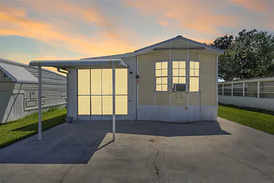 1339 OLD LAKEPORT ROAD 2B #2B Moore Haven FL