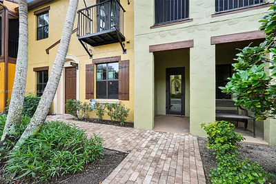 9064 Capistrano St N 5004 #5004 Naples FL