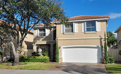 1055 Yellow Birch Ter Hollywood FL