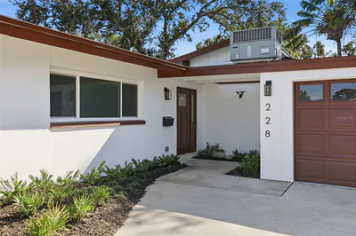 228 87TH AVENUE NE St Petersburg FL