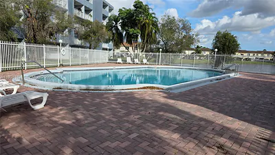 9375 Fontainebleau Blvd L420 #L420 Miami FL