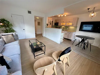 1001 7th St 104 #104 Miami Beach FL