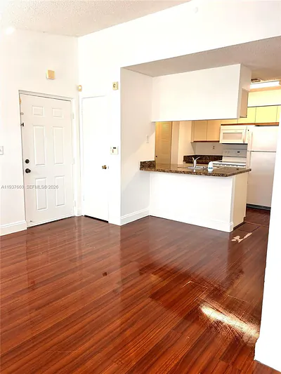 17500 NW 67th Ct P-19 #P-19 Hialeah FL