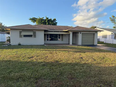 9507 NW 80th Ct Tamarac FL