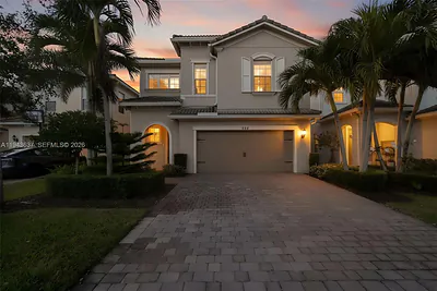 964 Banyan Dr Hollywood FL