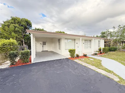 3321 NW 17th Ct Lauderhill FL