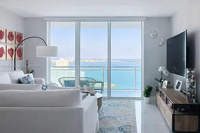 951 Brickell Ave 3304 #3304 Miami FL