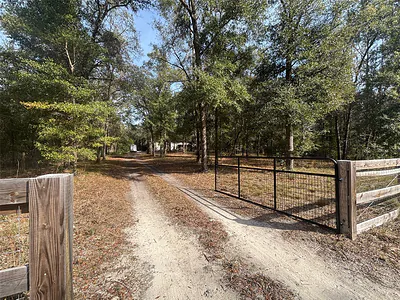595 SW TRENTON TERRACE Fort White FL