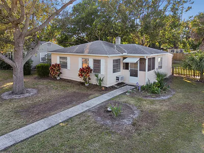 1001 HULL STREET S Gulfport FL