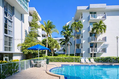 1801 S Treasure Dr 426 #426 North Bay Village FL