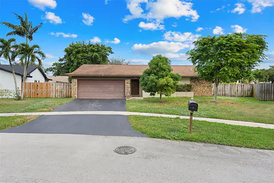4264 NW 95th Ter Sunrise FL