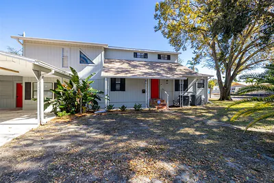 741 30TH AVENUE N St Petersburg FL